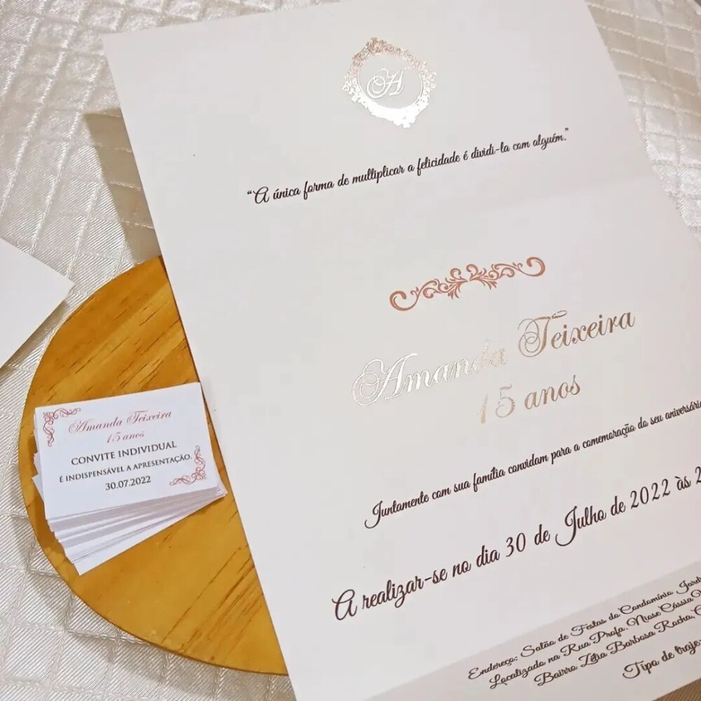 Convite duas dobras em detalhes hostamping rosé - Um Convite de Casamento